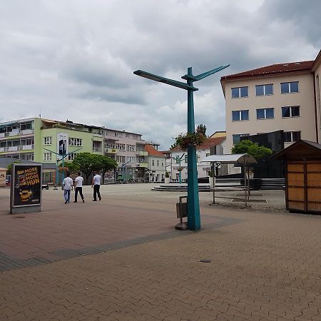Roses Apartamento Bihać Exterior foto