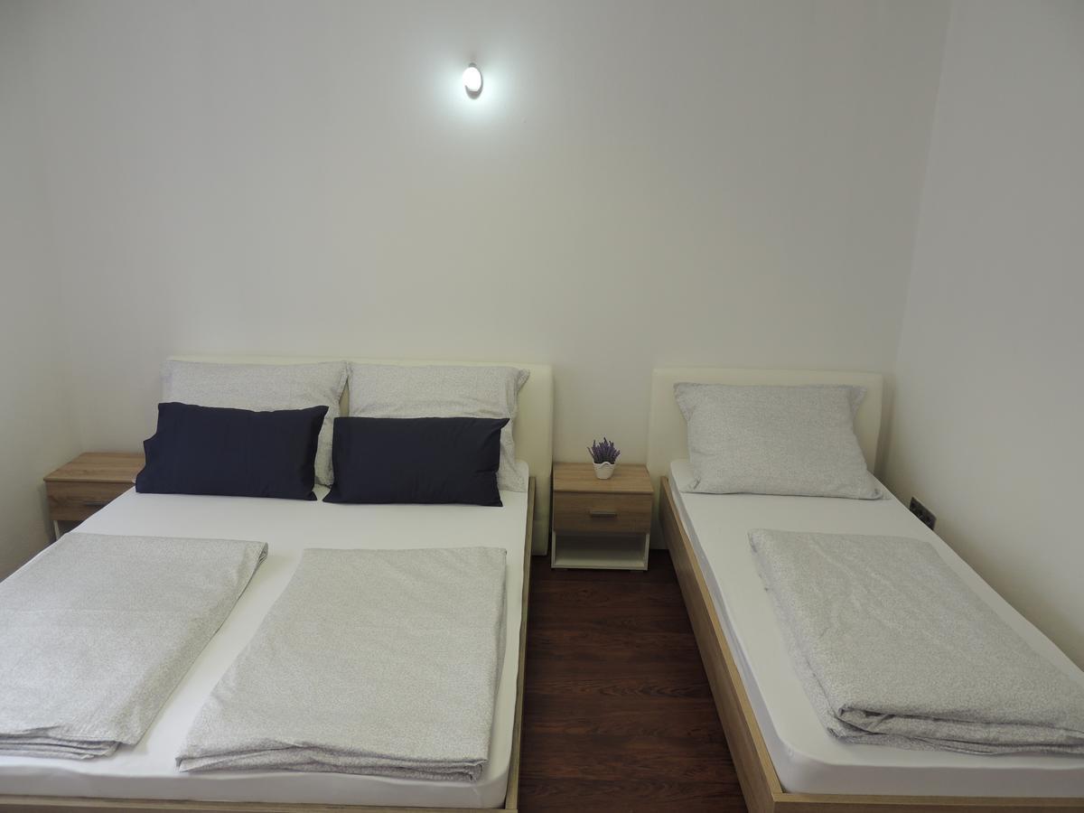 Roses Apartamento Bihać Exterior foto